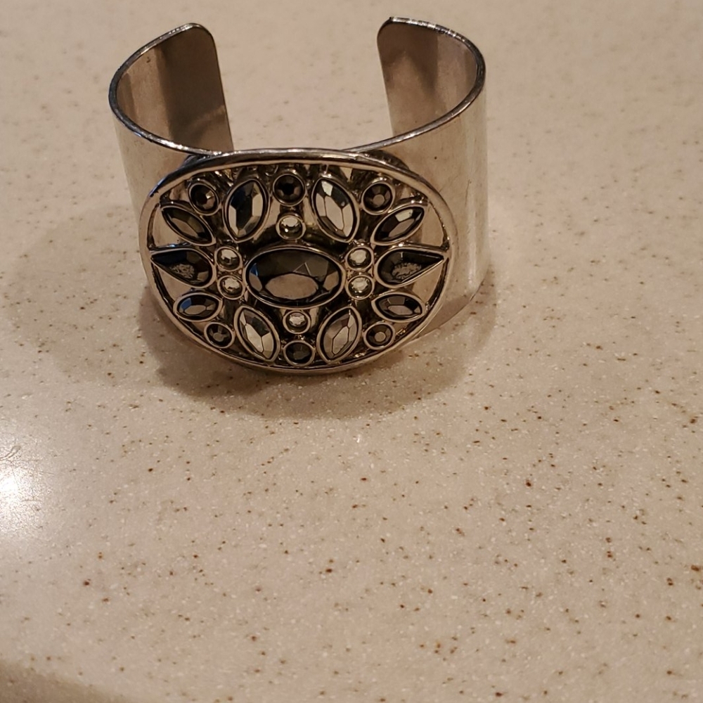 Metal cuff